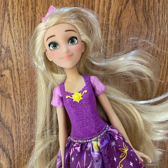 EUC Rapenzel - Picture 2 of 2